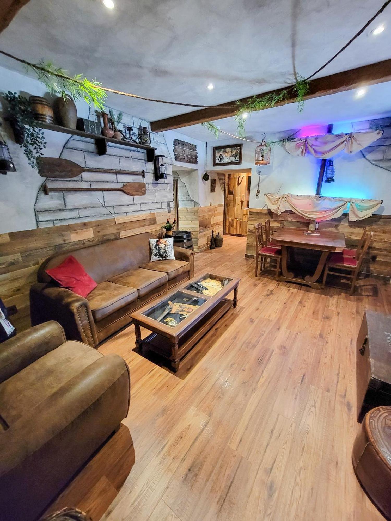 Le Repaire Des Pirates Logement Magique Sainte-Croix-en-Plaine 외부 사진